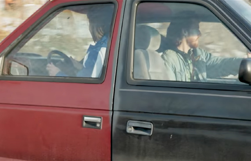 سيارة مزدوجة الوجهين: مشروع غريب يجمع سيارتين بمقودين في الولايات المتحدة