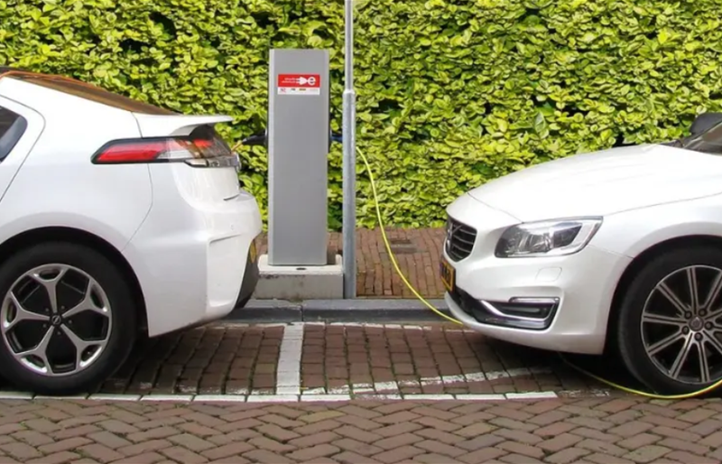 كندا تفتح أبواب استيراد السيارات الكهربائية الصينية مجددًا بفرص محدودة