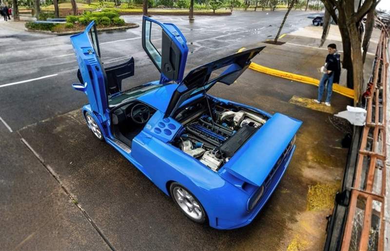 بوجاتي EB110 سوبر سبورت تظهر من جديد بعد 25 عامًا