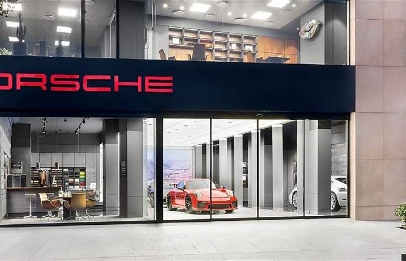 بورشه تعطل آلاف سياراتها في روسيا وسط محاولات لتجاوز أنظمتها الرقمية