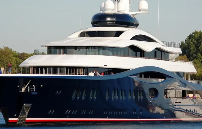 وقود يخت مارك زوكربيرغ الفاخر يشعل الجدل هذا ما حدث