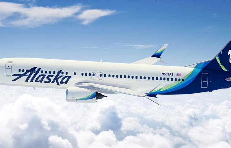 اتهام راكب بمحاولة فتح باب طائرة تابعة لـ«ألاسكا إيرلاينز» أثناء الرحلة