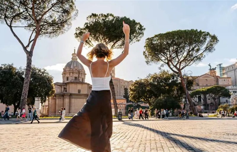 رقصة في منتصف الطريق تشلّ حركة المرور في إسطنبول