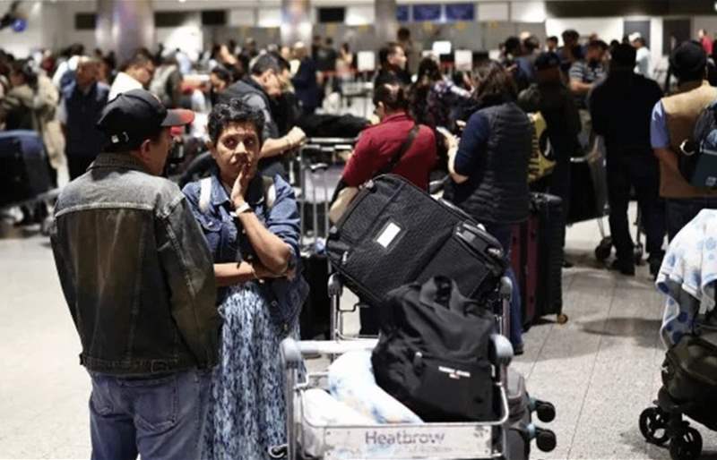 بريطانيا تستيقظ على فوضى في المطارات.. أكثر من 1100 رحلة ملغاة!